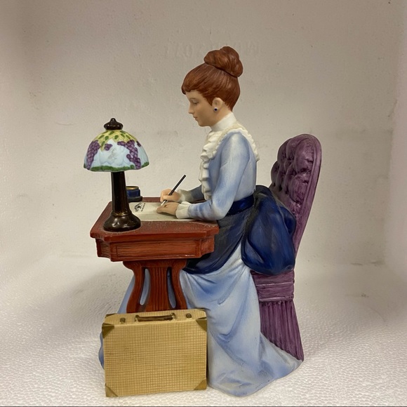 Vintage Avon decor - Picture 10 of 16